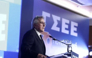 «Πόλεμος» ΓΣΕΕ – Υπουργείου Εργασίας για τον κατώτατο μισθό