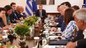 Στο υπουργικό συμβούλιο της Τετάρτης η νέα αύξηση του κατώτατου μισθού – Σενάριο για 880 ευρώ