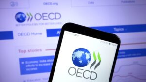ΟΟΣΑ: Υψηλές οι εισφορές στην Ελλάδα παρά τις μειώσεις