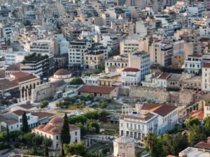 Οι Ελληνες πληρώνουν 15,3 φορές τον ετήσιο μισθό τους για σπίτι 70 τ.μ.- Η 2η χειρότερη επίδοση στην ΕΕ (πίνακες)