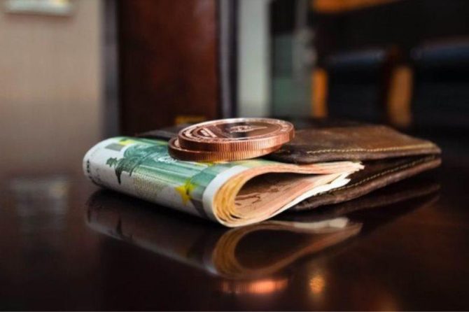 Κατώτατος μισθός: Πού θα φτάσει φέτος;