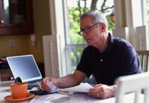 Αυξάνεται η συμμετοχή των 60ρηδων στην αγορά εργασίας – 260.000 συνταξιούχοι επέστρεψαν στη δουλειά