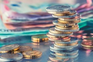 ΕΕ: Πώς έχει μοιραστεί η πίτα του Ταμείου Ανάκαμψης – Οι κερδισμένοι, οι χαμένοι και η θέση της Ελλάδας (πίνακες)