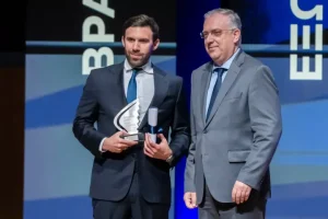 ELPEN: Βραβείο Εξωστρέφειας από το ΕΒΕΑ ως πρότυπο ελληνικής εξαγωγικής αριστείας