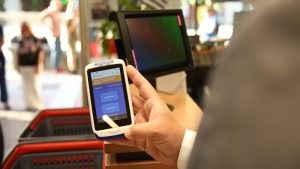 Οι δυο όψεις της ψηφιακής κάρτας εργασίας: Αύξηση εσόδων, αλλά και υψηλή παραβατικότητα